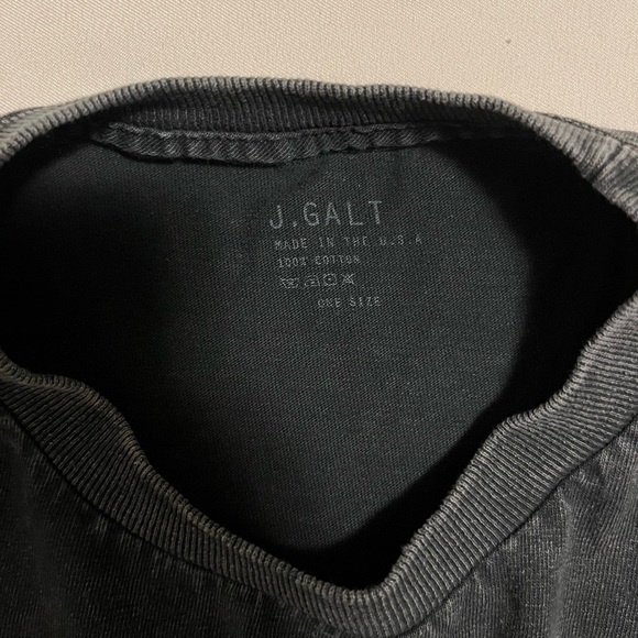 Brandy Melville T-Shirt - Picture 3 of 3